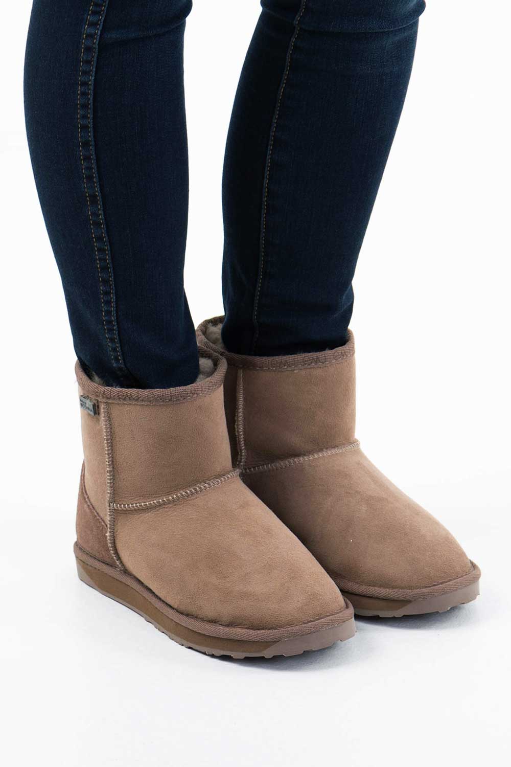 emu short black boots